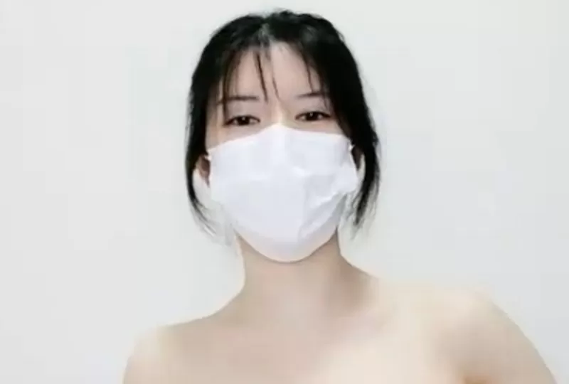 美乳妹子道具自慰诱惑